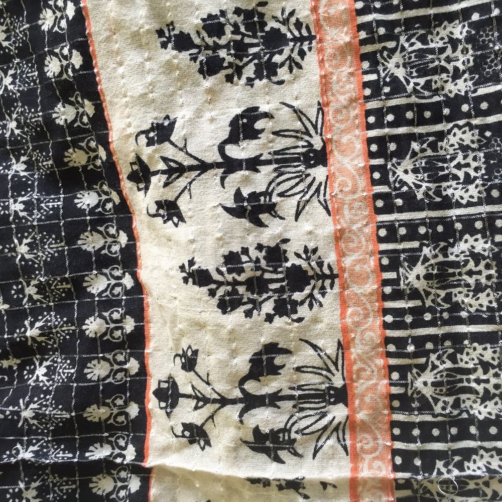 40" x 44" Scarf Black & White Coral Flowers